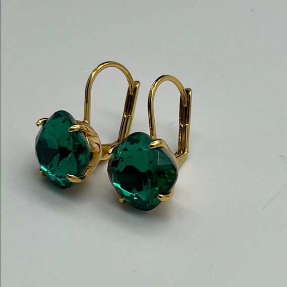 Elegant Green and Gold Earrings - Picture 1 of 1